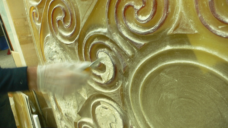 Glenmorangie window detail — border pattern from Hilton of Cadboll stone