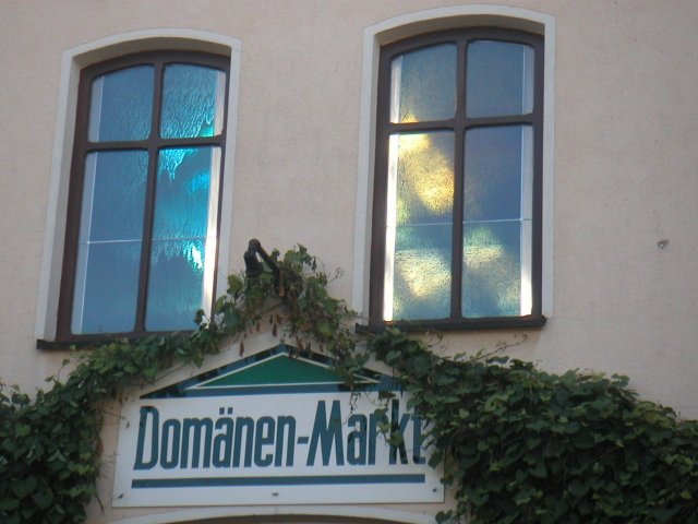 Earth window — detail of diagonal form